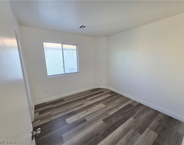 4355 Holden Street - Photo Thumbnail 21