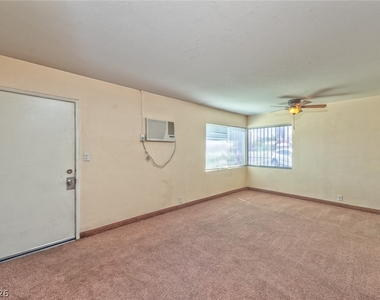 210 N 10th Street - Photo Thumbnail 4