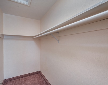 220 N 10th Street - Photo Thumbnail 11