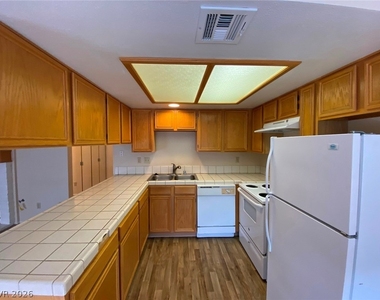 101 Luna Way - Photo Thumbnail 10
