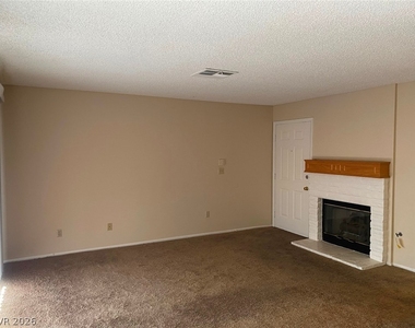 101 Luna Way - Photo Thumbnail 5