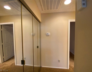 101 Luna Way - Photo Thumbnail 13
