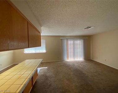 101 Luna Way - Photo Thumbnail 12