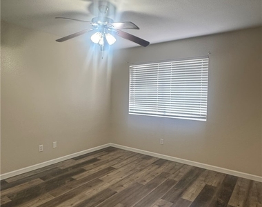 2750 S Durango Drive - Photo Thumbnail 14