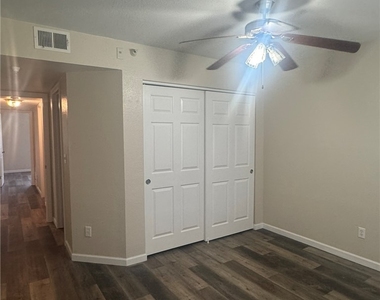 2750 S Durango Drive - Photo Thumbnail 15