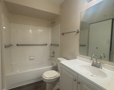 2750 S Durango Drive - Photo Thumbnail 10