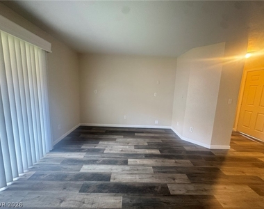 2750 S Durango Drive - Photo Thumbnail 4
