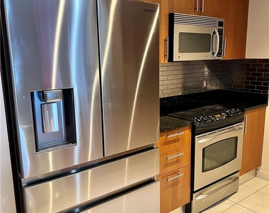 200 W Sahara Avenue - Photo Thumbnail 2
