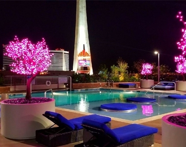 200 W Sahara Avenue - Photo Thumbnail 14