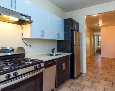 300 Jefferson St  - Photo Thumbnail 3