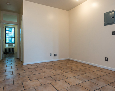 300 Jefferson St  - Photo Thumbnail 4