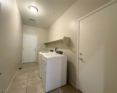 6132 Scarlet Leaf Street - Photo Thumbnail 8