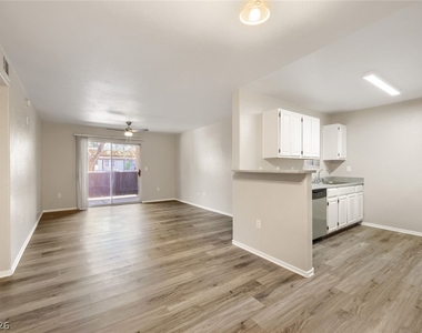 555 E Silverado Ranch Boulevard - Photo Thumbnail 9