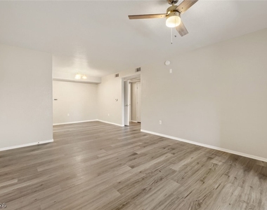 555 E Silverado Ranch Boulevard - Photo Thumbnail 7
