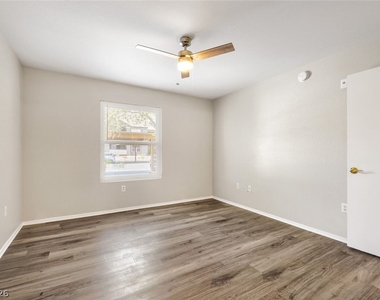 555 E Silverado Ranch Boulevard - Photo Thumbnail 18