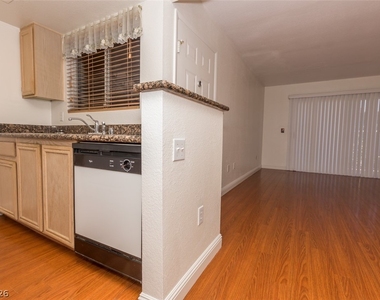 8070 W Russell Road - Photo Thumbnail 9