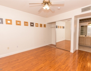 8070 W Russell Road - Photo Thumbnail 13