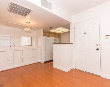 8070 W Russell Road - Photo Thumbnail 6