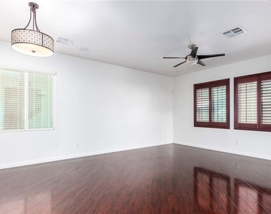 8331 Embry Hills Street - Photo Thumbnail 7