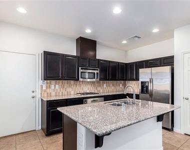 8331 Embry Hills Street - Photo Thumbnail 11
