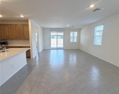 4256 Scarlet Cob Avenue - Photo Thumbnail 3