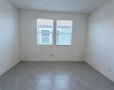 4256 Scarlet Cob Avenue - Photo Thumbnail 15