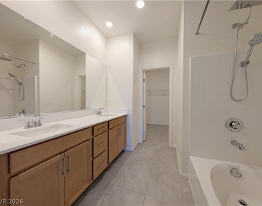 4256 Scarlet Cob Avenue - Photo Thumbnail 22