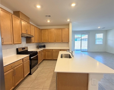 4256 Scarlet Cob Avenue - Photo Thumbnail 7