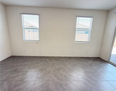 4256 Scarlet Cob Avenue - Photo Thumbnail 21