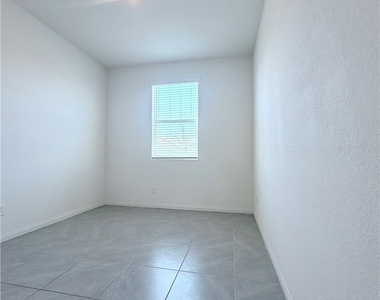 4256 Scarlet Cob Avenue - Photo Thumbnail 11