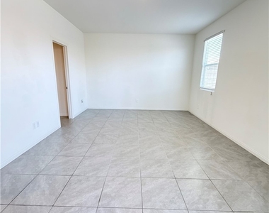 4256 Scarlet Cob Avenue - Photo Thumbnail 20