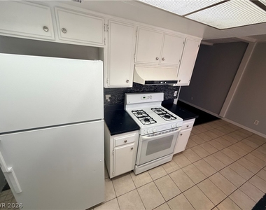 1405 Vegas Valley Drive - Photo Thumbnail 12