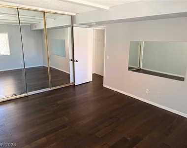 1405 Vegas Valley Drive - Photo Thumbnail 20