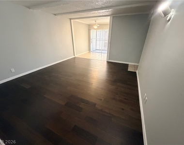 1405 Vegas Valley Drive - Photo Thumbnail 21