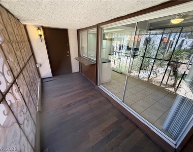 1405 Vegas Valley Drive - Photo Thumbnail 23