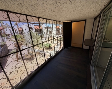 1405 Vegas Valley Drive - Photo Thumbnail 24