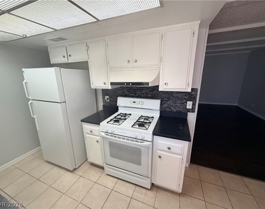 1405 Vegas Valley Drive - Photo Thumbnail 11