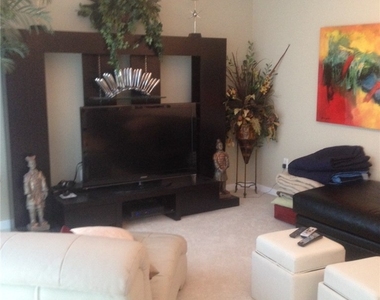 4575 Dean Martin Drive - Photo Thumbnail 6