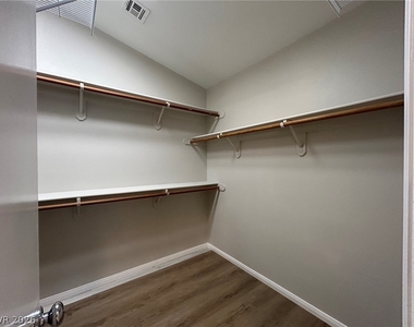 2543 New Morning Avenue - Photo Thumbnail 13