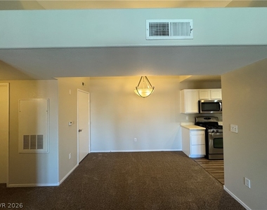 950 Seven Hills Drive - Photo Thumbnail 5