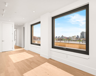 151 S Elliott Pl - Photo Thumbnail 2