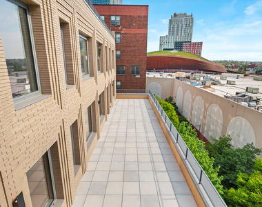 151 S Elliott Pl - Photo Thumbnail 5