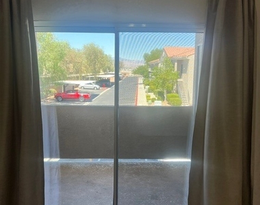 10245 S Maryland Parkway - Photo Thumbnail 22
