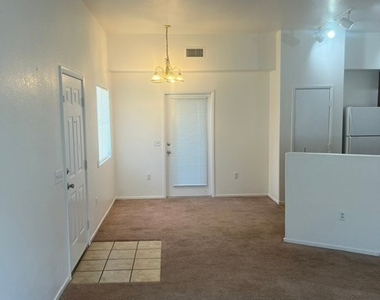 10245 S Maryland Parkway - Photo Thumbnail 3
