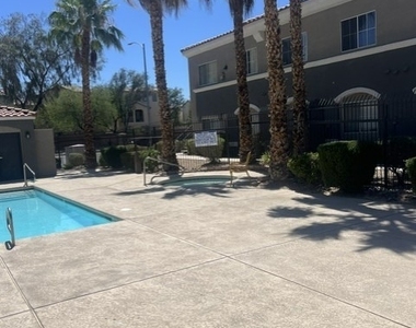 10245 S Maryland Parkway - Photo Thumbnail 29