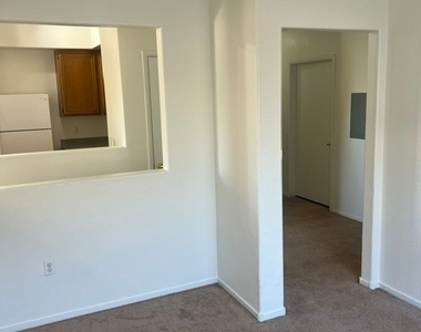 10245 S Maryland Parkway - Photo Thumbnail 17