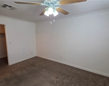 8600 Charleston Boulevard - Photo Thumbnail 10