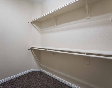 3230 Orange Sun Street - Photo Thumbnail 14
