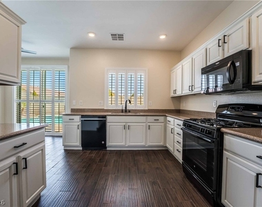 3230 Orange Sun Street - Photo Thumbnail 4