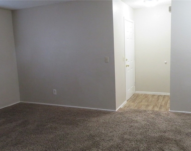 6750 Del Rey Avenue - Photo Thumbnail 12